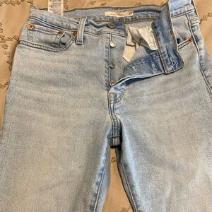 Levi's Wedgie Straight Jeans in light Blue